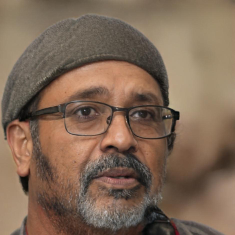 Carlos Mendoza - Analista Senior